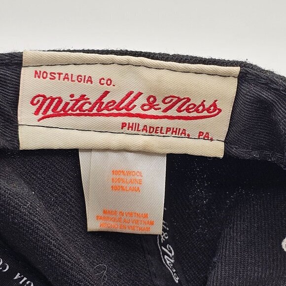 Chicago Bulls Mitchell & Ness Snapback Hat Black & Red Embroidered Bull Logo Sna - Picture 12 of 13